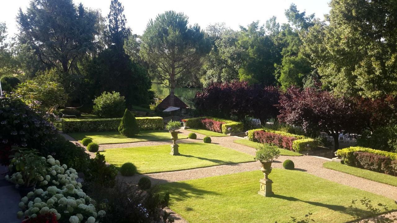 Hotel Restaurant Beau-Rivage Mansle-les-Fontaines Exterior foto